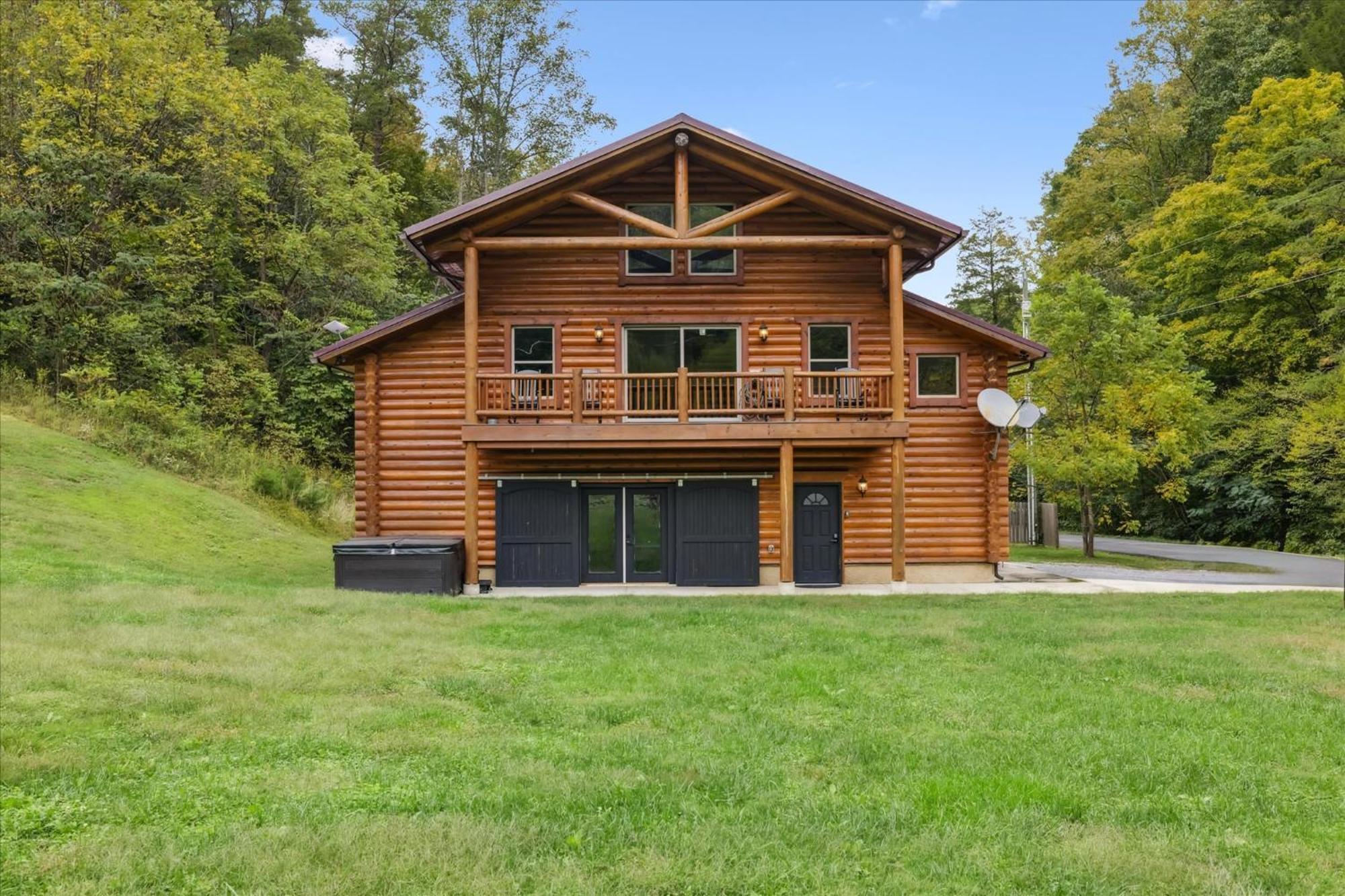 Hot Tub Fire Pit Game Room Theater Easy Access Sleeps 12 - Black Bear Lodge Pigeon Forge Exterior foto