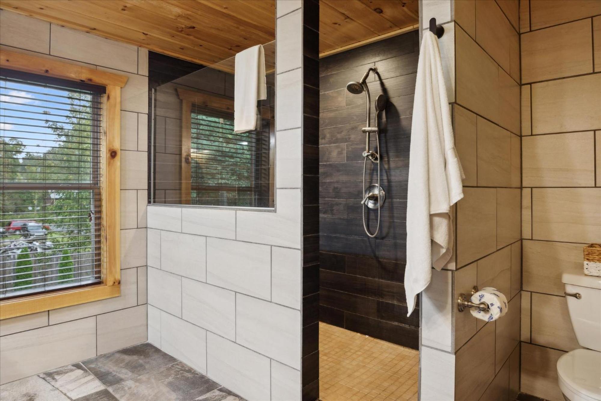 Hot Tub Fire Pit Game Room Theater Easy Access Sleeps 12 - Black Bear Lodge Pigeon Forge Exterior foto