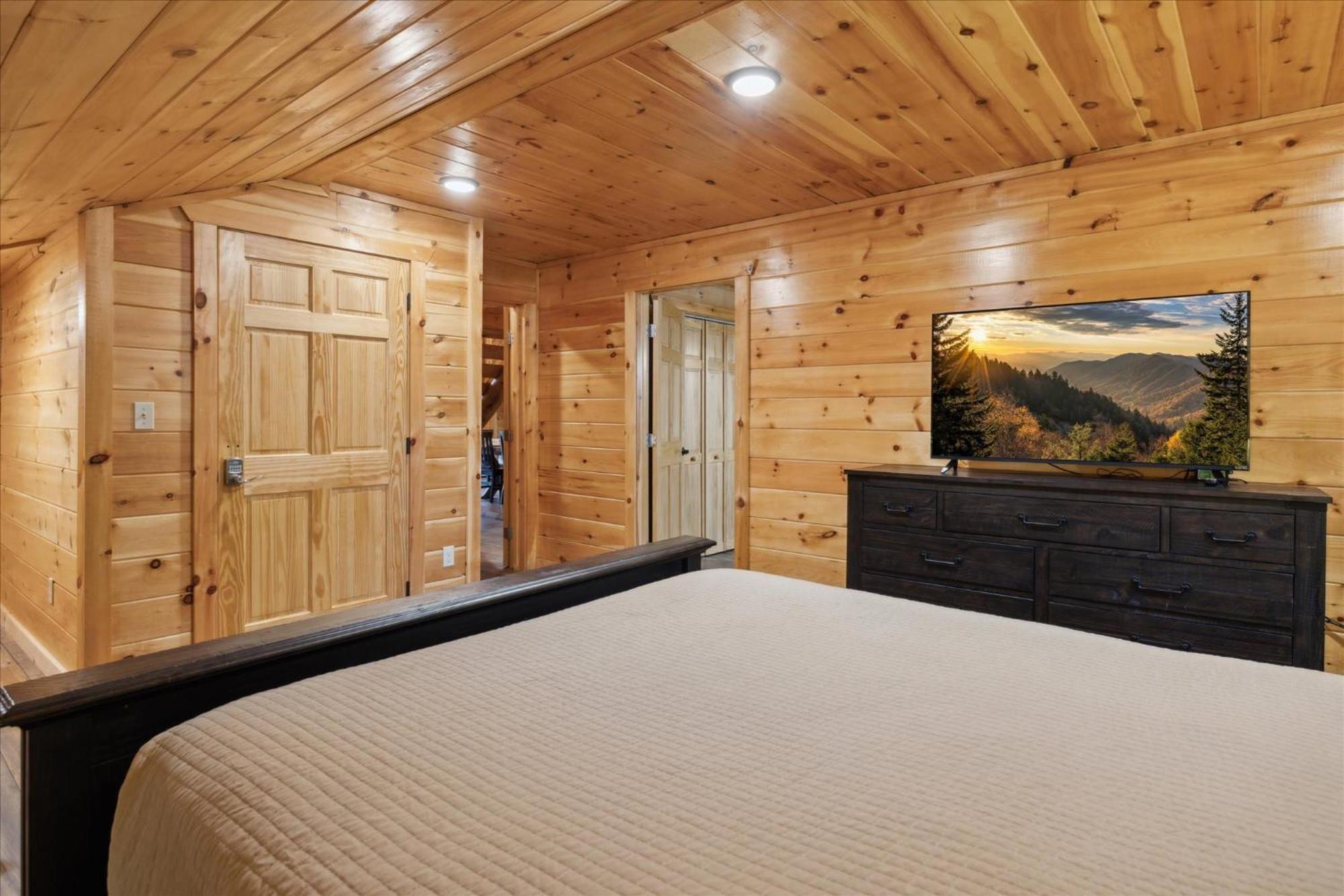 Hot Tub Fire Pit Game Room Theater Easy Access Sleeps 12 - Black Bear Lodge Pigeon Forge Exterior foto